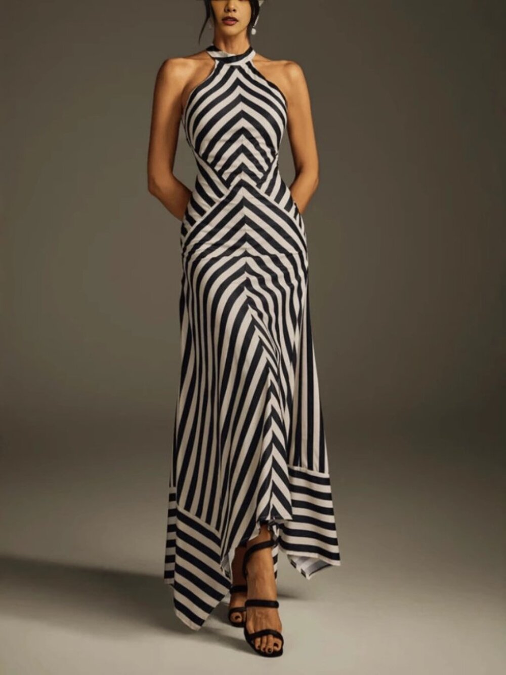 Women's Zebra Print Backless Maxi Dress - Picture 4 of 6